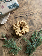 Load image into Gallery viewer, the sugar cookie holiday box